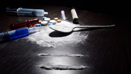 ड्रग्ज नको, मैदानी खेळांना प्राधान्य द्यायला हवे! खासदार संजय दिना पाटील यांचा युवकांना व्यसनमुक्तीचा संदेश