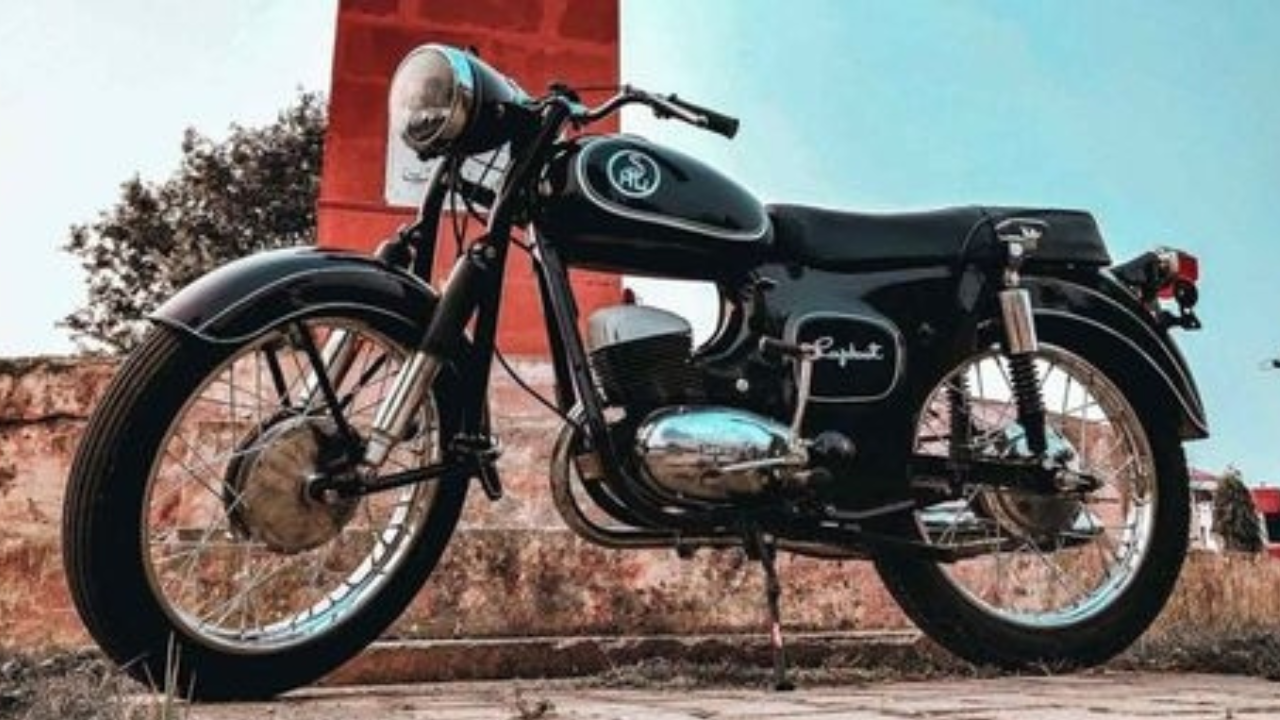 भारताच्या दुचाकी विश्वातील गाजलेलं नाव! जाणून घ्या ‘राजदूत’ची गोष्ट
