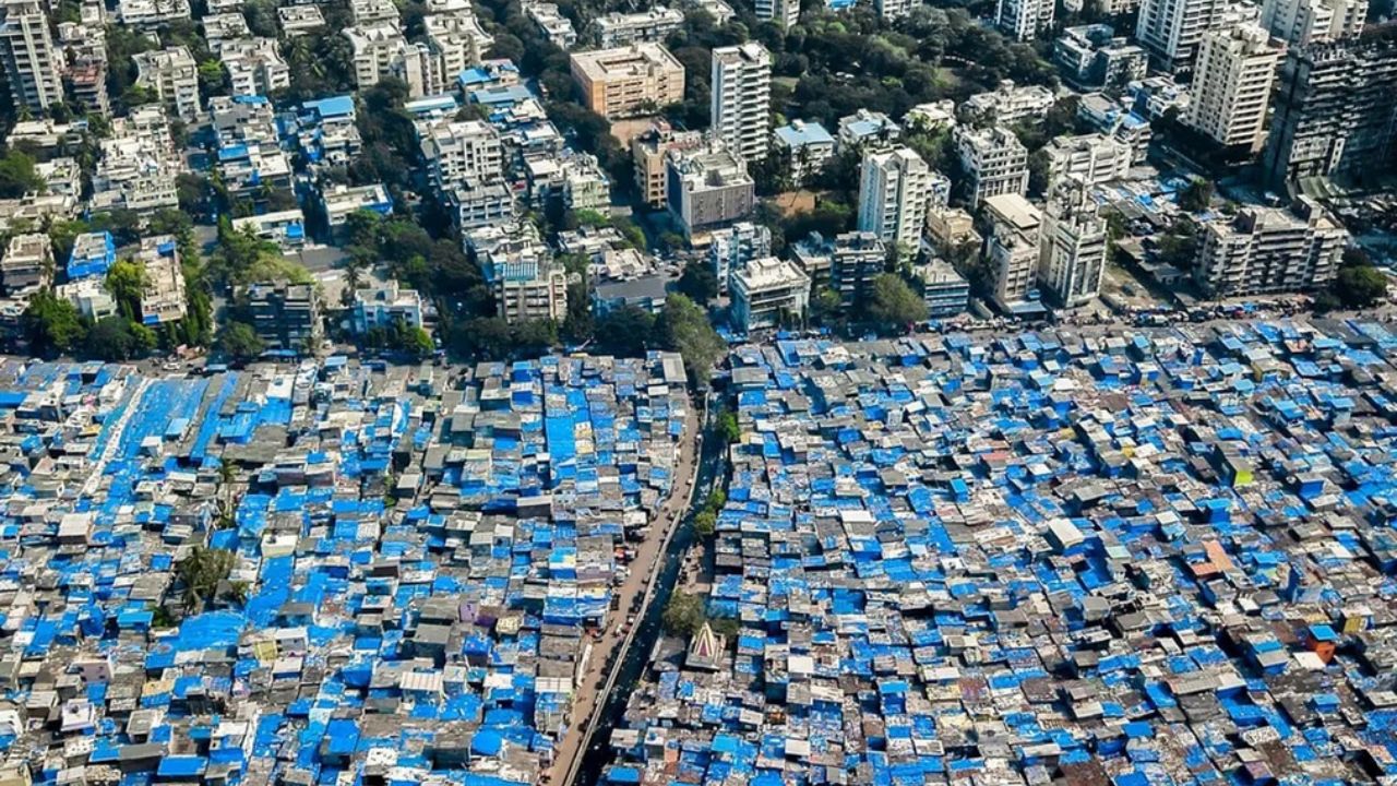 धारावी पुनर्विकास प्रकल्पाच्या विशेष शिबिरांना नागरिकांचा उत्स्फूर्त प्रतिसाद; १७०० झोपडीधारकांनी घेतला लाभ