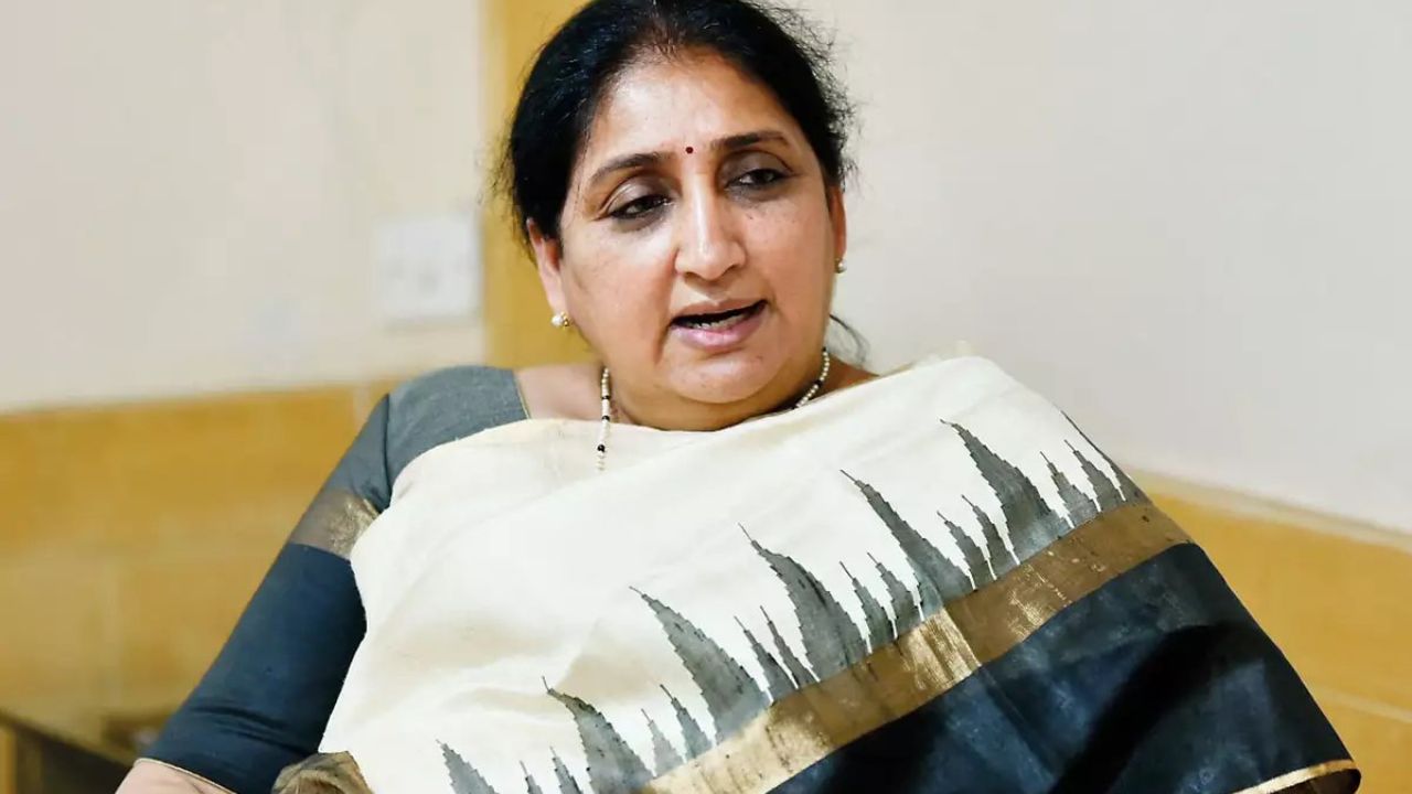 Sunreta Pawar: मोठी बातमी! सुनेत्रा पवार यांचा राज्यसभा खासदारकीचा राजीनामा; बारामतीतील ऐतिहासिक विजयानंतर विधानसभेवर स्वारी!