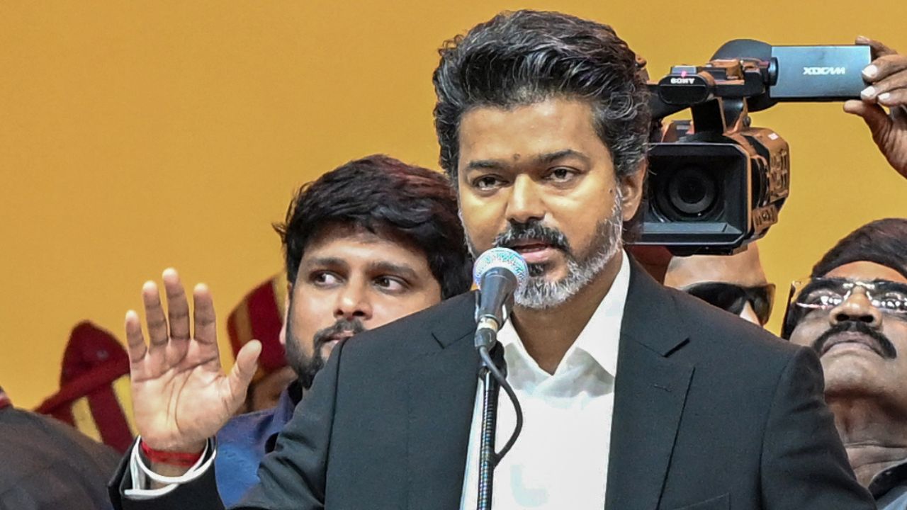 मुख्यमंत्री होताच थलपती विजय यांची मोठी घोषणा; राहुल गांधींच्या समोरच ठणकावून सांगितले, “माझ्याव्यतिरिक्त कोणीही…”