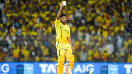 CSK Beat LSG: चेपॉकवर ‘यलो आर्मी’चा थरारक विजय! उर्विल पटेलच्या ऐतिहासिक वादळापुढे लखनौ पराभूत; चेन्नईचा ५ गडी राखून विजय