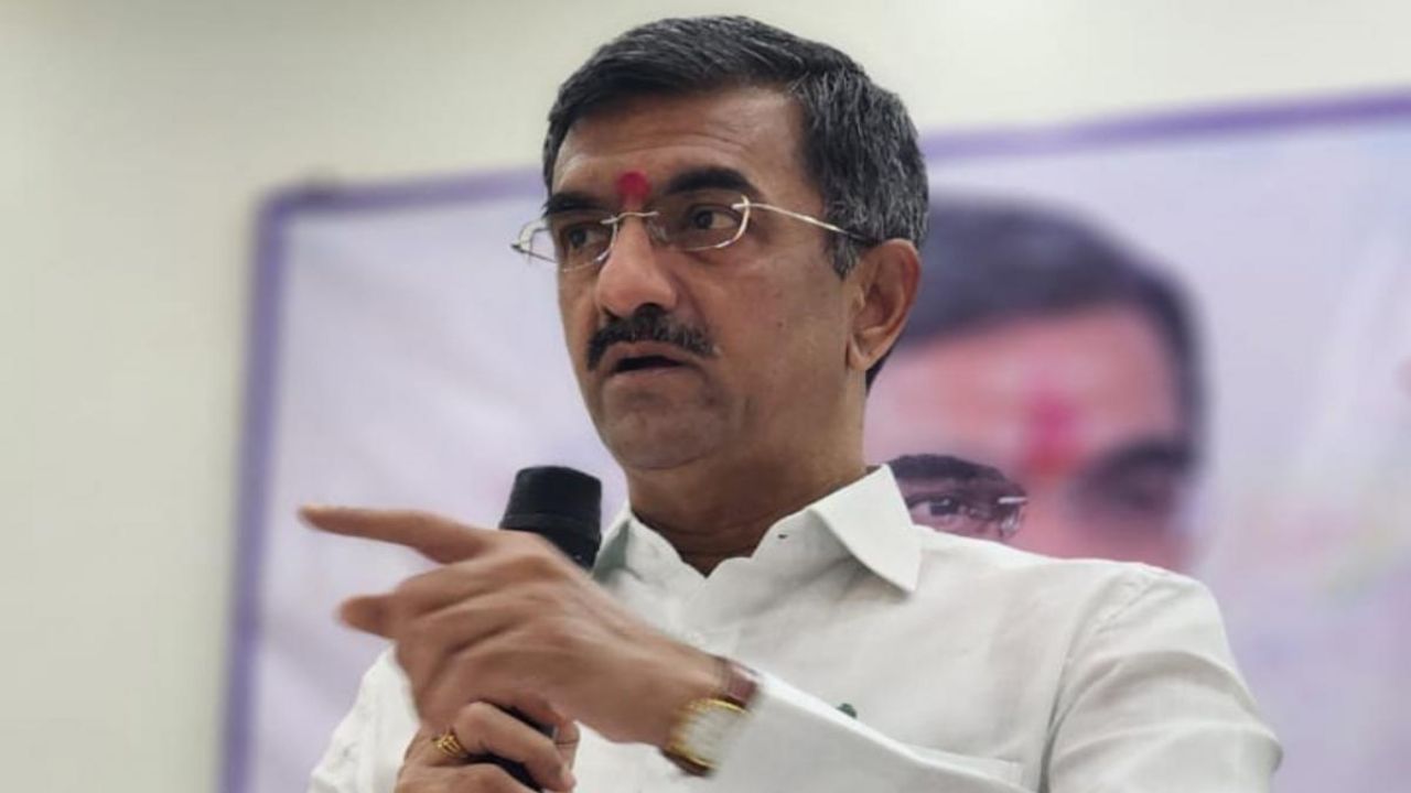 Shambhuraj Desai: देशहित प्रथम! पंतप्रधान मोदींच्या आवाहनाला शंभूराज देसाईंचा प्रतिसाद; कुटुंबासह नियोजित ‘युरोप दौरा’ केला रद्द!