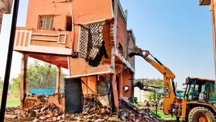 एमआयएम नगरसेवक मतीन पटेल यांच्या ३ अनधिकृत मालमत्तांवर महापालिकेचा ‘बुलडोझर’; पहाटे मोठी कारवाई