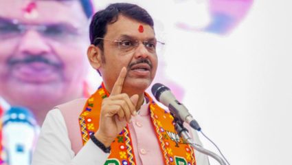 मुख्यमंत्र्याचां मोठा निर्णय! मंत्र्यांच्या ताफ्यांची संख्या निम्म्यावर; सार्वजनिक वाहतुकीचा वापर करण्याच्या सूचना