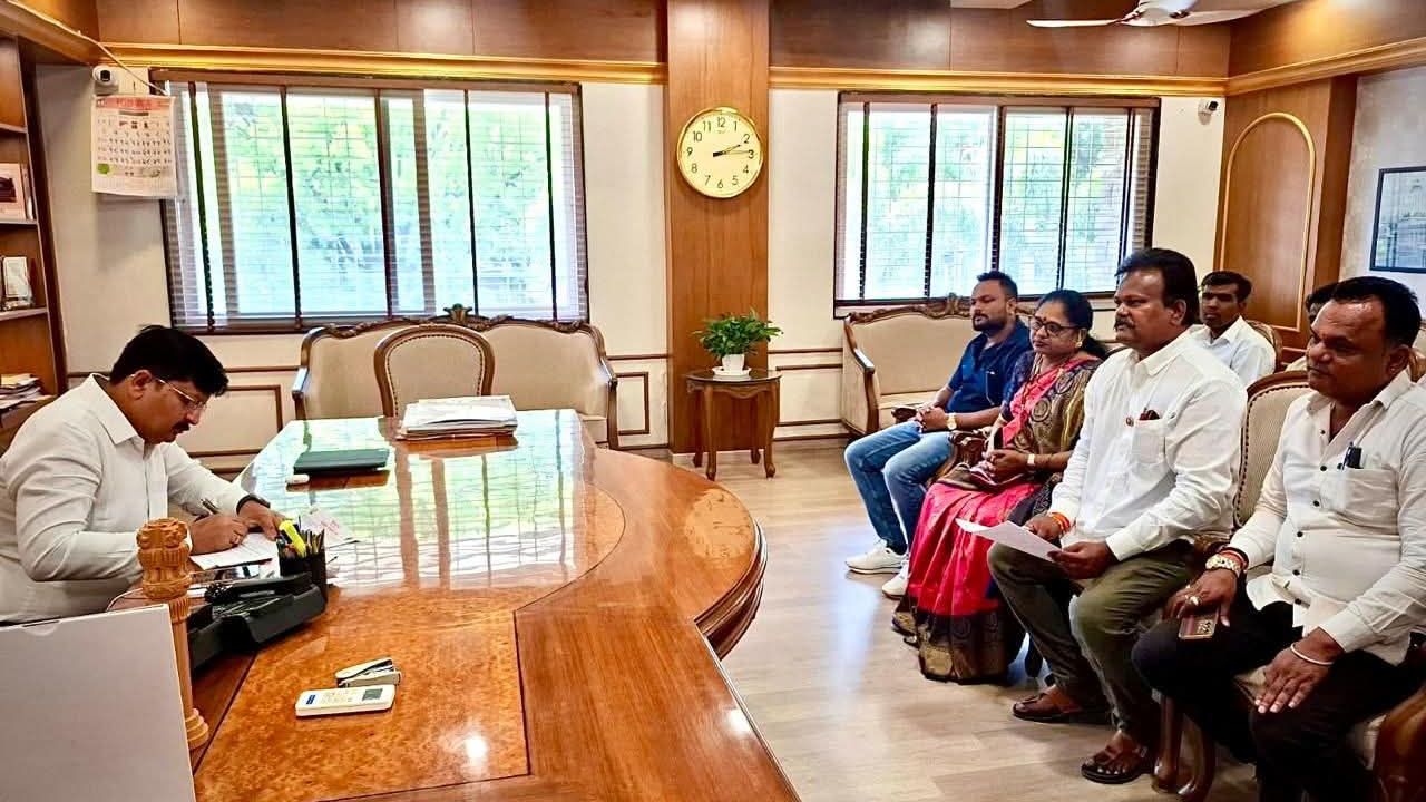 Satara News: स्मार्ट मीटर सक्तीविरोधात उबाठा गट आक्रमक, जनजागृती करा, अन्यथा जिल्हाभर आंदोलनाचा इशारा
