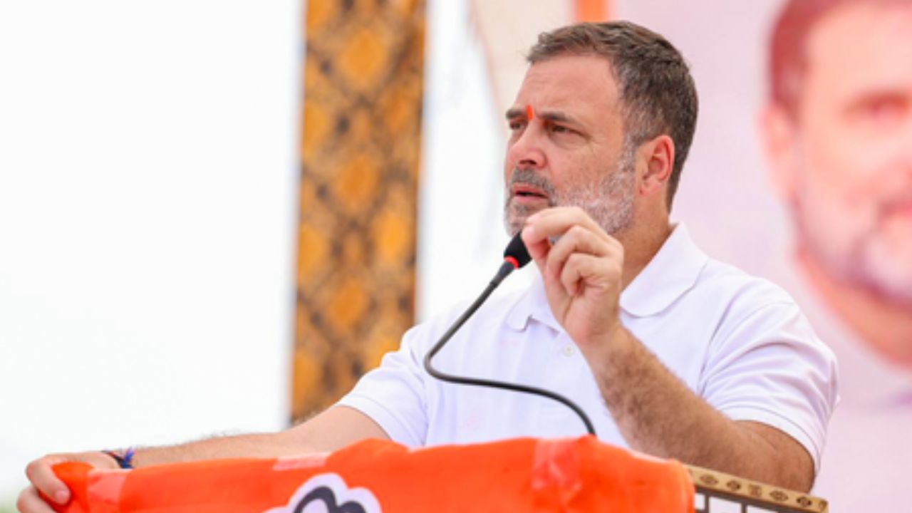 “महागाईने सर्वसामान्यांचे कंबरडे मोडले!” रायबरेली दौऱ्यावर राहुल गांधींचा केंद्र सरकारवर हल्लाबोल; ‘या’ मुद्द्यांवरून घेरले
