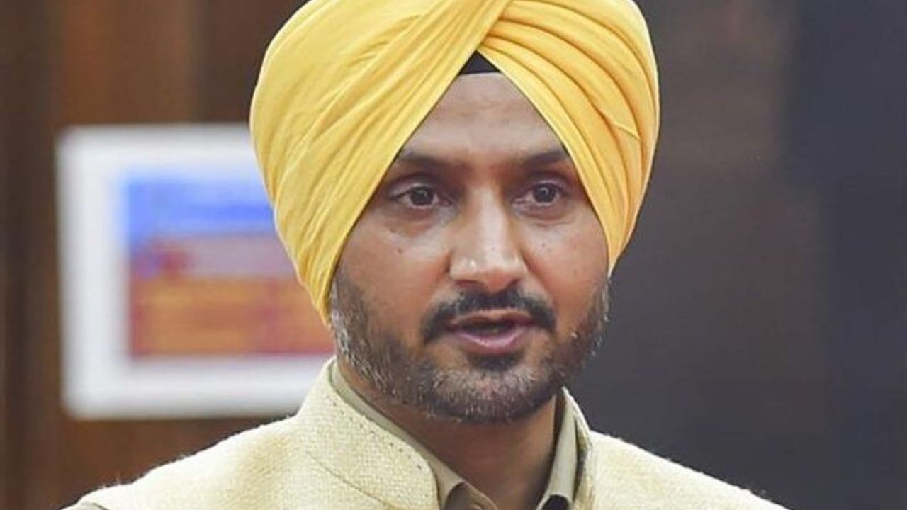 “मला गद्दार म्हणणाऱ्यांना विचारा, राज्यसभेची जागा कितीला विकली?”; खासदारकीच्या राजीनाम्यावर हरभजन सिंग संतापला
