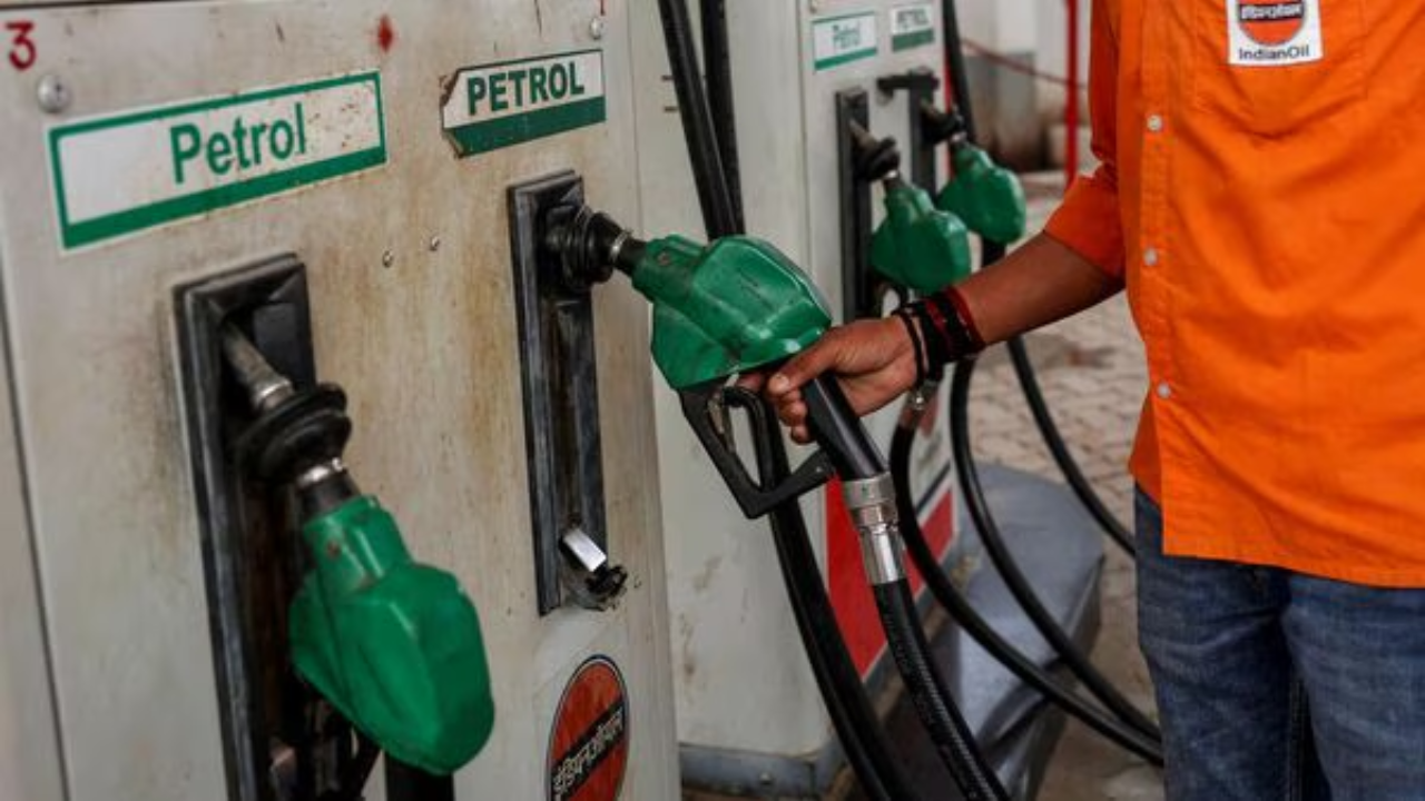 Petrol – Diesel वर GST लागू झाल्यास सगळ्या चिंता मिटणार! प्रति लिटर किती रुपये स्वस्त होणार? पाहा आकडे