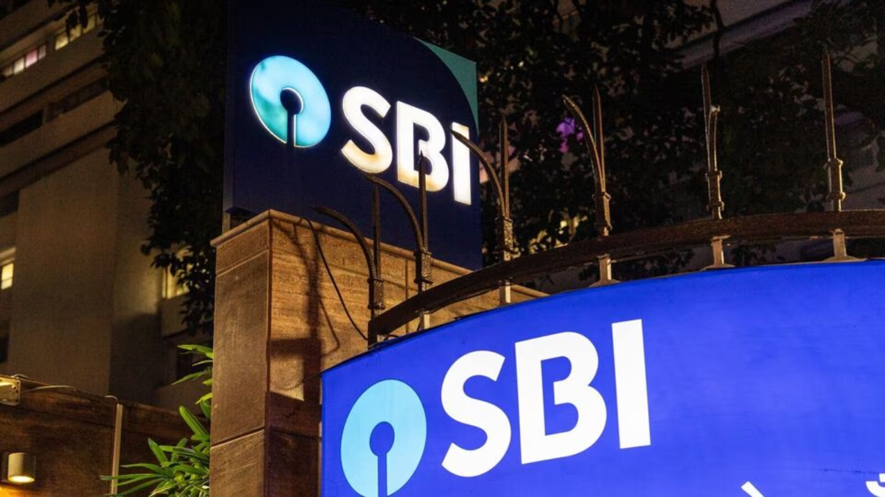 SBI ग्राहकांसाठी महत्त्वाची सूचना, संपावर गेलेल्या कर्मचाऱ्यांनी घेतला मोठा निर्णय, तुमच्यावर काय होणार परिणाम?