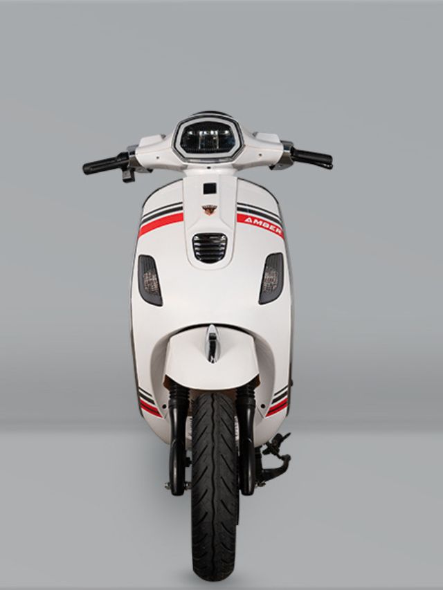 ५० हजारांत मिळतील स्टायलिश आणि दमदार EV Scooters