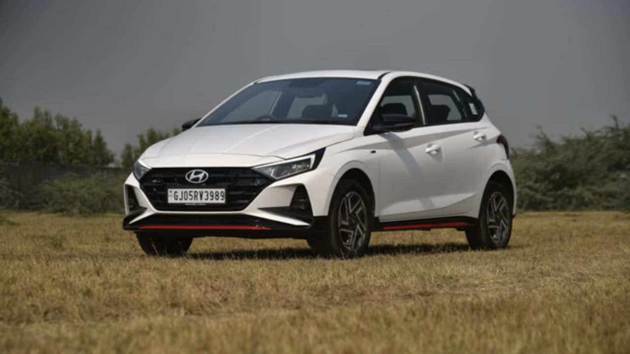 Car Price Hike: महागाईचा मोठा झटका! तुमची आवडती कार 1 जूनपासून होणार महाग, जाणून घ्या किती वाढणार किंमत