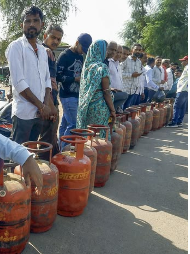 1 जूनपासून LPG नियमांमध्ये मोठे बदल, तुमचाही सिलेंडर होऊ शकतो रद्द…