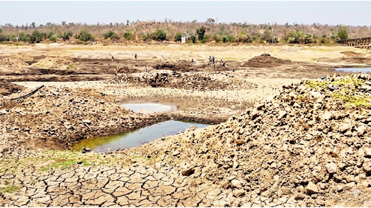Sillod Water Scarcity Tanker: सिल्लोड तालुक्यात तीव्र पाणीटंचाई; २१ गावांना टँकरचे चटके, केळगाव प्रकल्पाने गाठला तळ