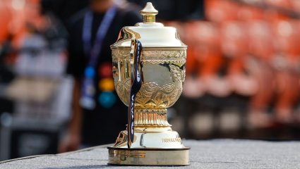 IPL Trophy History: आयपीएलच्या चमचमात्या ट्रॉफीवर लिहिलेल्या ‘त्या’ संस्कृत श्लोकाचा अर्थ माहीत आहे का? जाणून घ्या रंजक इतिहास