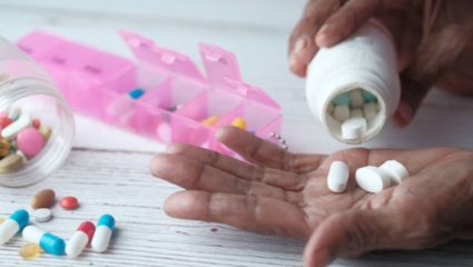 नियमित पेनकिलरच्या गोळ्या खाणे शरीरासाठी ठरेल घातक! जाणून घ्या कोणत्या पद्धतीने पेनकिलर घेणे शरीरासाठी ठरेल सुरक्षित