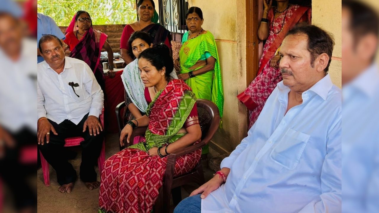 “प्रत्येक कुटुंबासोबत ठामपणे उभा राहणार”, आंबेनळीतील दुःखद दुर्घटनेनंतर उदयनराजेंकडून पीडित कुटुंबीयांना आधार