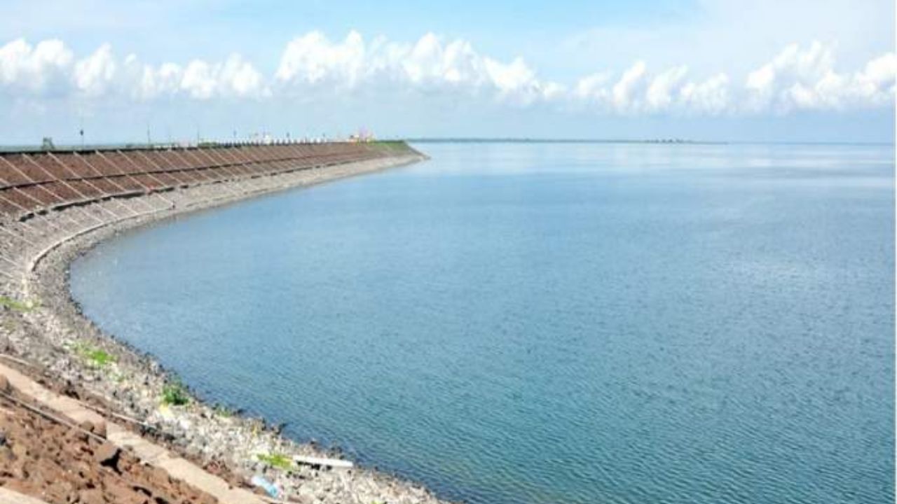Jayakwadi Dam: जायकवाडी धरणावर तिहेरी ताण! बाष्पीभवनामुळे दररोज कोट्यवधी लिटर पाणी हवेत; मराठवाड्यावर पाणीसंकटाचे सावट