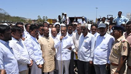 Satara: तासवडे टोलनाक्यावर संतापाचा स्फोट; माजी पालकमंत्री बाळासाहेब पाटील यांचे चक्काजाम आंदोलन, प्रशासनाला इशारा