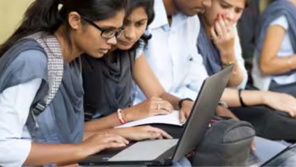 HSC Result 2026: हृदयाचे ठोके वाढले! उद्या दुपारी १ वाजता लागणार बारावीचा निकाल; रिझल्ट पाहण्यासाठी ‘या’ लिंक्सवर करा क्लिक