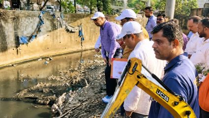 Mumbai News: नालेसफाईच्या कामांना वेग! अतिरिक्त आयुक्त डॉ. विपिन शर्मा यांनी अधिकाऱ्यांना दिले निर्देश