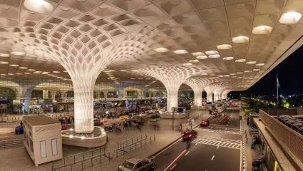 Mumbai Airport Customs: मुंबई विमानतळावर कस्टम्सची मोठी कारवाई; दुबईहून तस्करी करून आणलेले १.८ कोटींचे सोने आणि गॅझेट्स जप्त