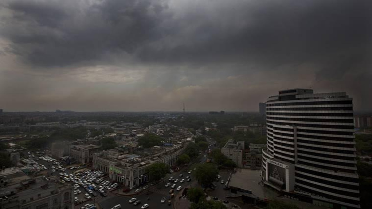 Weather Update: पुढील 3 दिवस 15 राज्यांत वादळी पावसाचा इशारा! IMDचे अलर्ट जारी, कुठे कसा असेल प्रभाव? जाणून घ्या सविस्तर बातमी