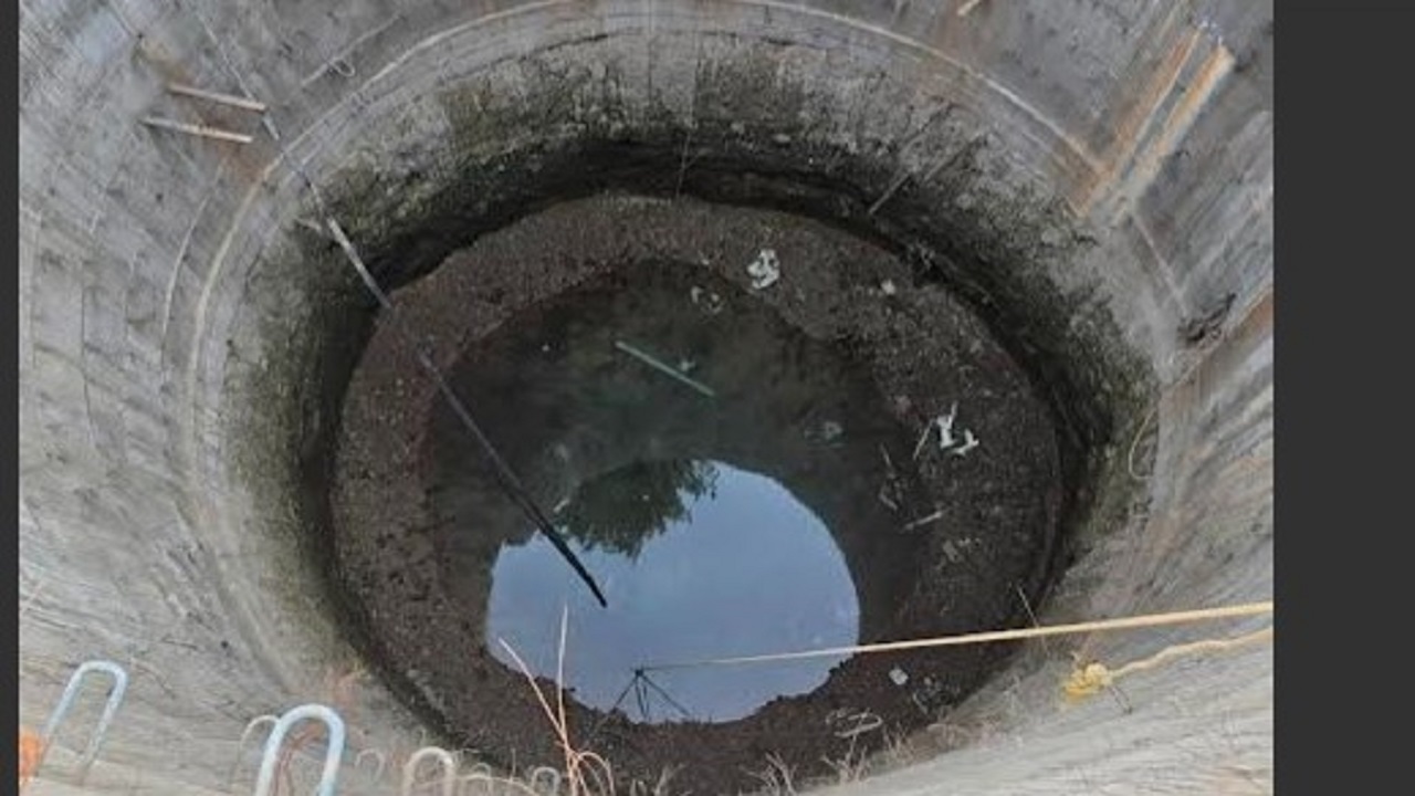 ओतूर परिसरात विहिरींनी गाठला तळ; उन्हाळ्यामुळे भीषण पाणीटंचाई, टोमॅटो-मिरची पिके संकटात