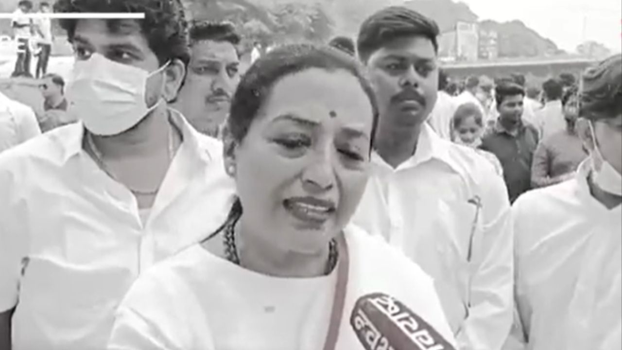 White Tshirt Revolution Pune : युवकांचा क्लिनिंग ड्राईव्ह Satej Patil
