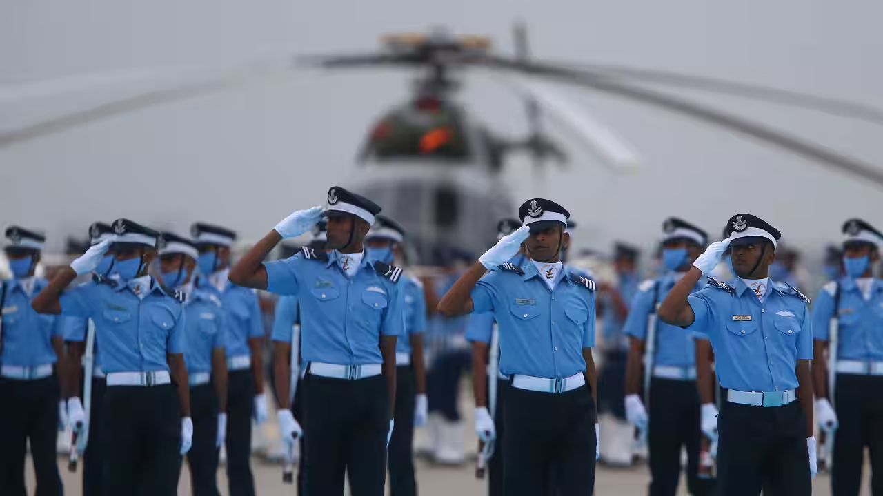 Air Force Recruitment : भारतीय वायुसेनेत लेखी परीक्षेशिवाय ऑफिसर होण्याची संधी; पात्रता निकष आणि अर्ज प्रक्रिया पहा एका क्लिकवर..