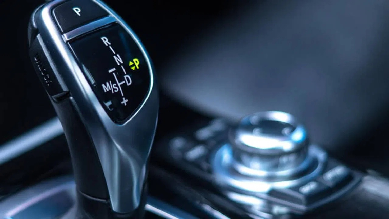 Automatic Car : ऑटोमॅटिक कार विकत घेण्याचा विचार करताय? जाणून घ्या फायदे आणि तोटे