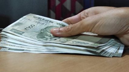 पोलीस दलात मोठी खळबळ! 28 लाखांची लाच घेताना महिला पोलीस अधिकारी जाळ्यात
