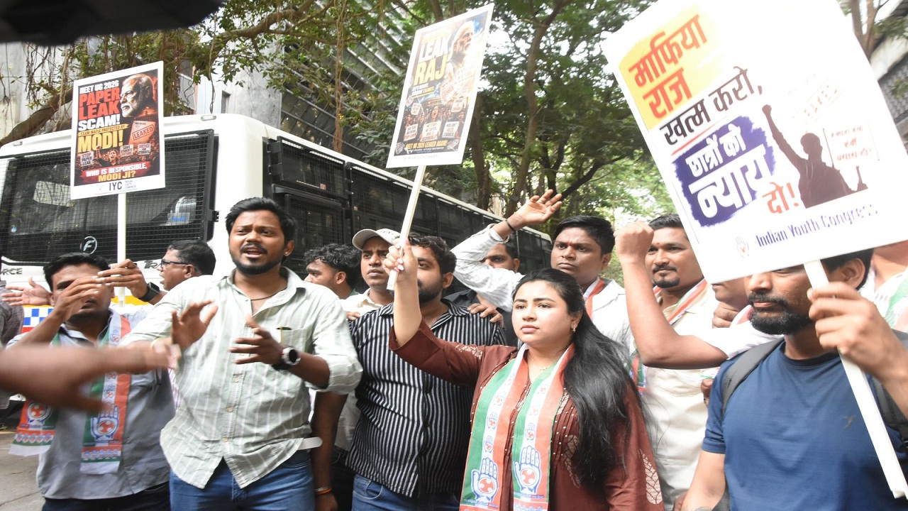 ‘NEET’ पेपरफुटीवरुन युवक काँग्रेस आक्रमक; भाजप सरकारविरोधात तीव्र आंदोलन