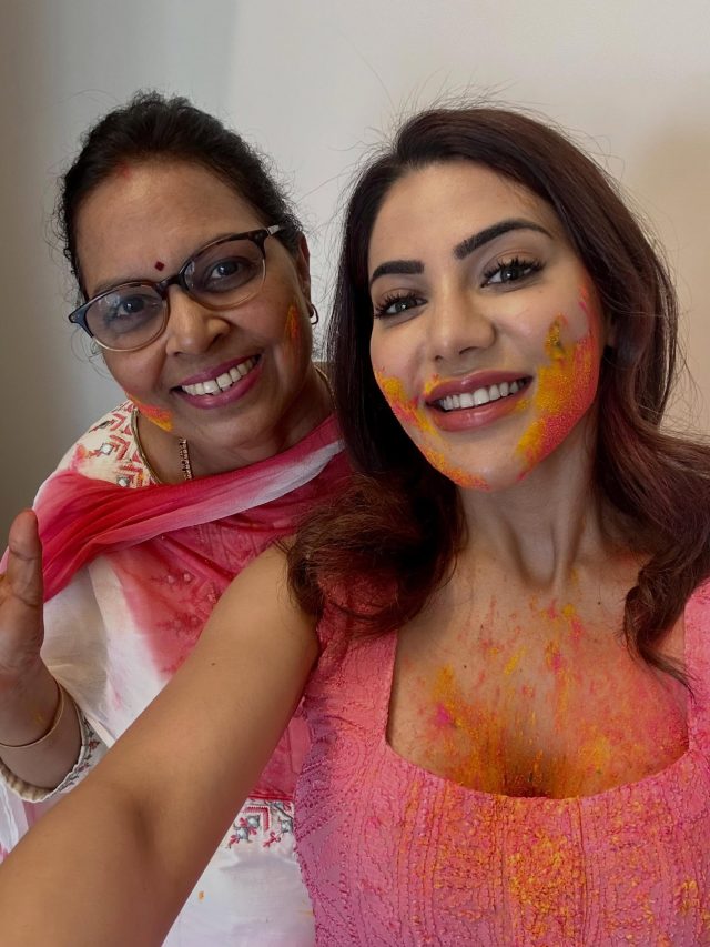 Birthday निमित्त Nikki ने आईला दिल्या विशेष शुभेच्छा!