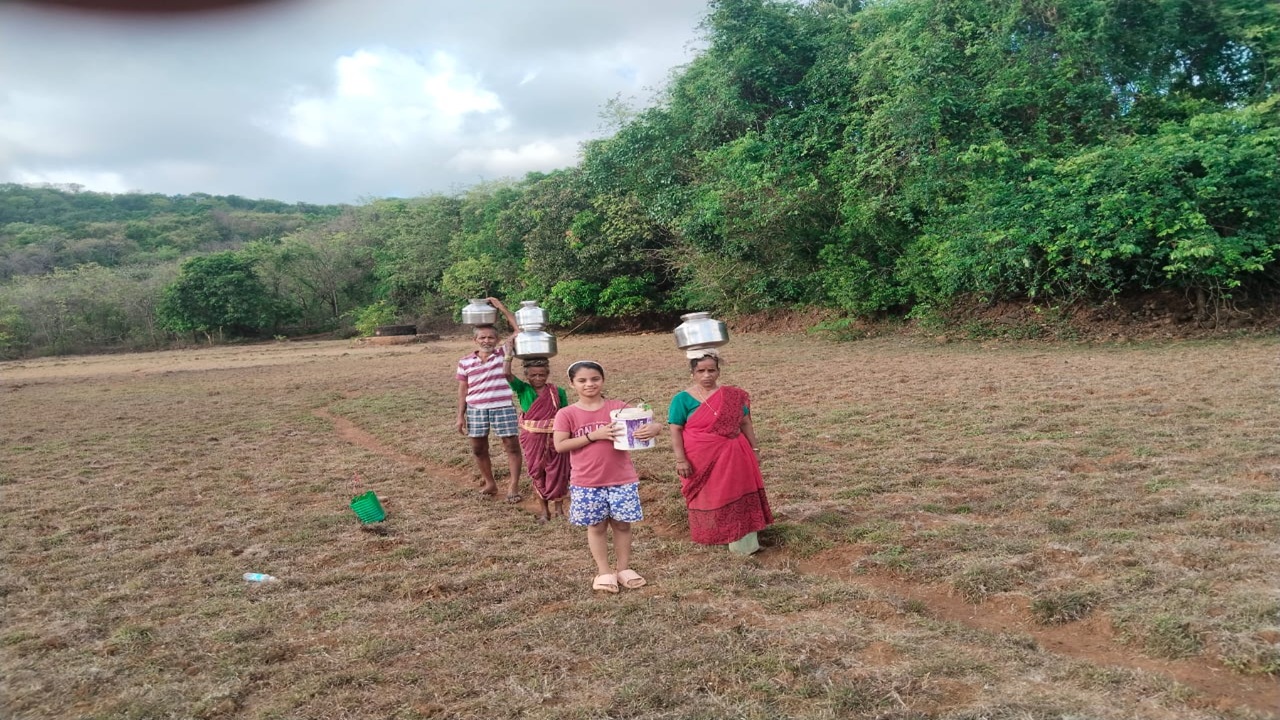 Ratnagiri news : धरणात पाणी मुबलक, तरी कोळथरे ग्रामस्थांची पाण्यासाठी वणवण; पाईपलाईन दुरुस्तीकडे ग्रामपंचायतीचे दुर्लक्ष?