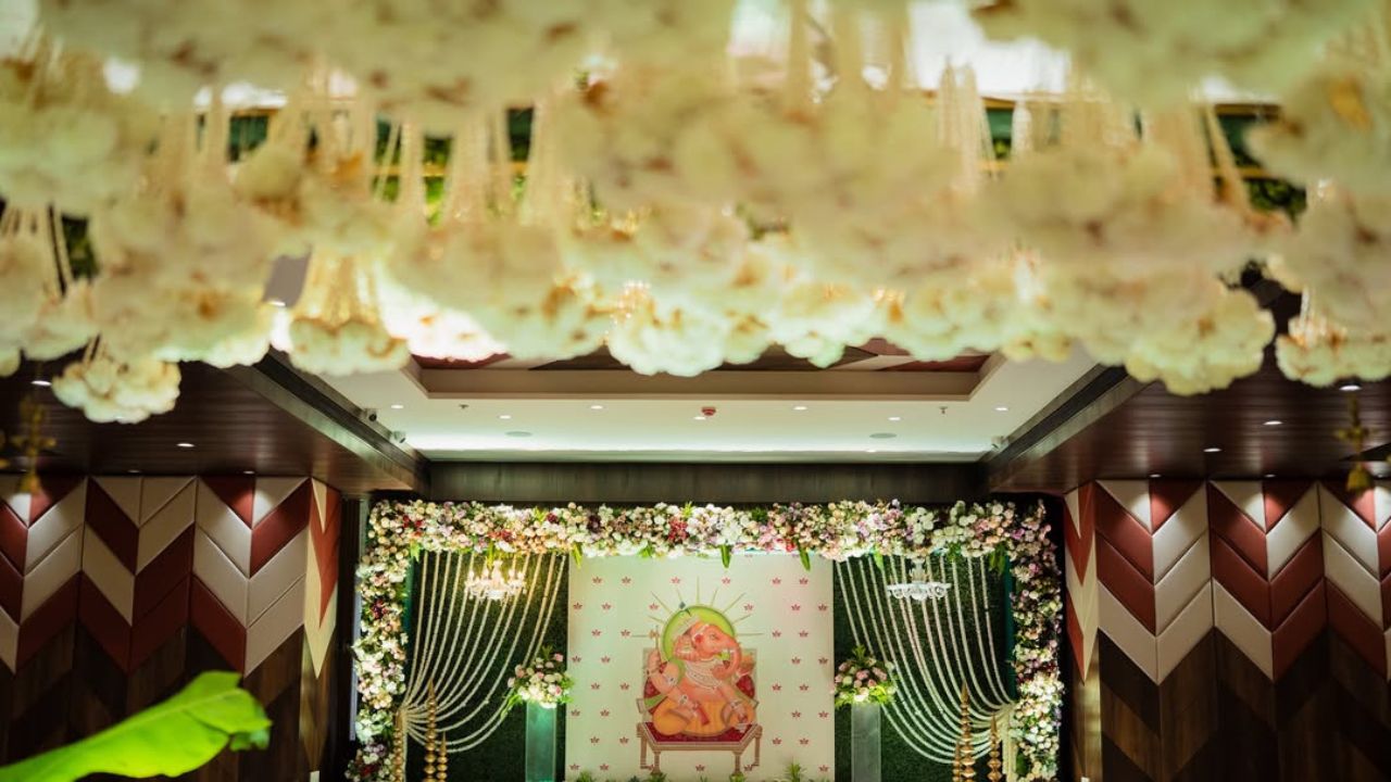 लग्नानंतर होईलच प्रेम मालिकेतील काव्या म्हणजेच अभिनेत्री ज्ञानदा रामतीर्थकर हिचा नुकताच थाटामाटात विवाहसोहळा पार पडला. 