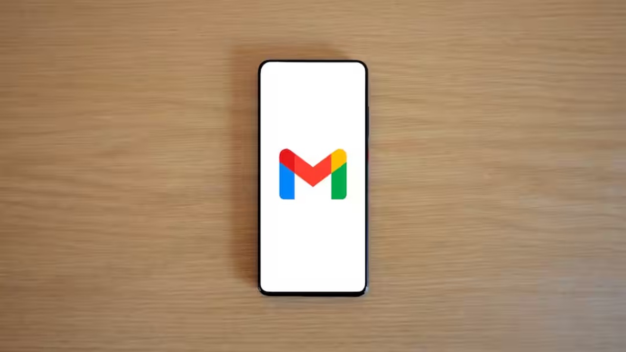 Gmail मधील बगमुळे युजर्स हैराण! अनेकांना ईमेल उघडताच येईना, नेमकं काय घडलं?