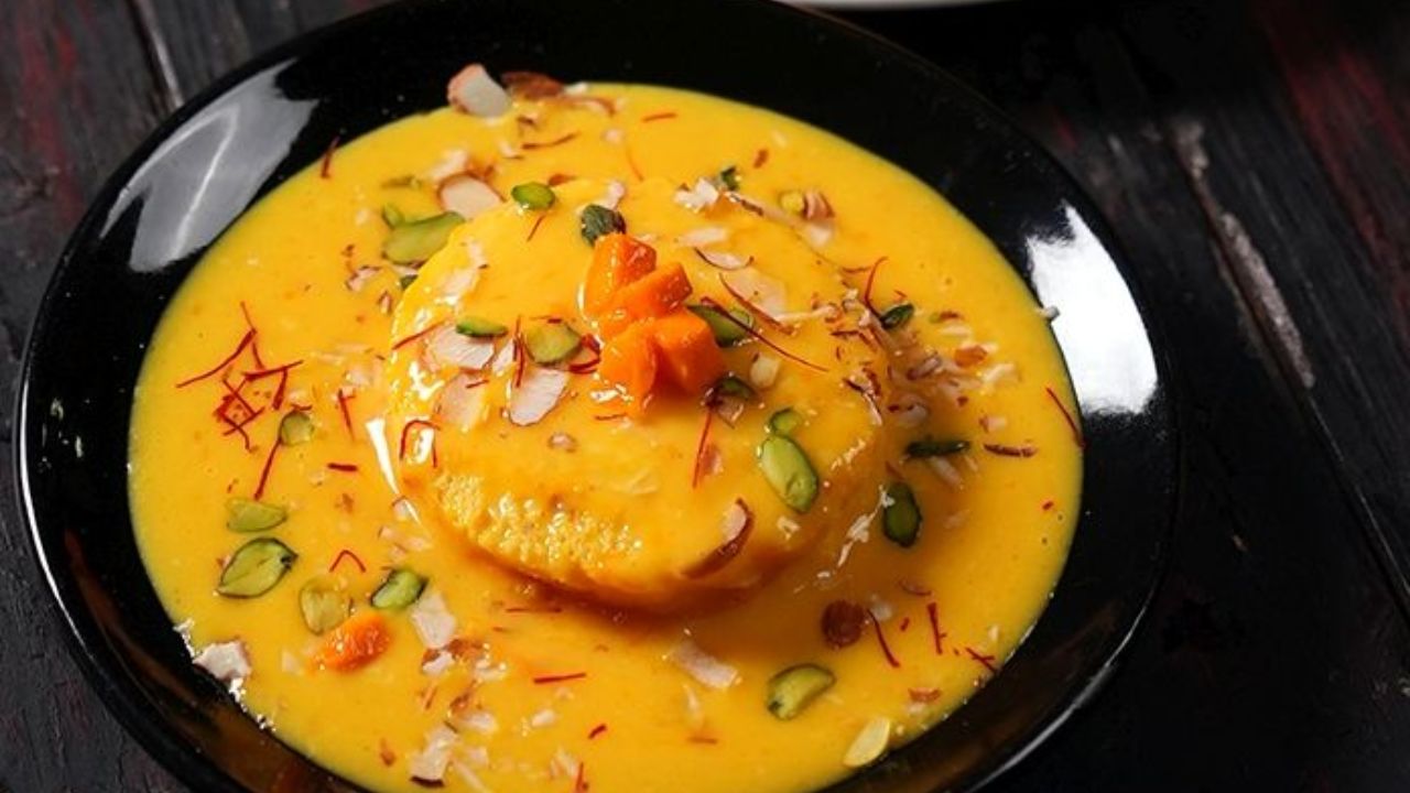 Summer Special : आंब्यांचा सीजन संपायच्या आत घरी बनवा ‘मँगो रसमलाई’, याची चव कुटुंबातील सर्वांनाच करेल खुश