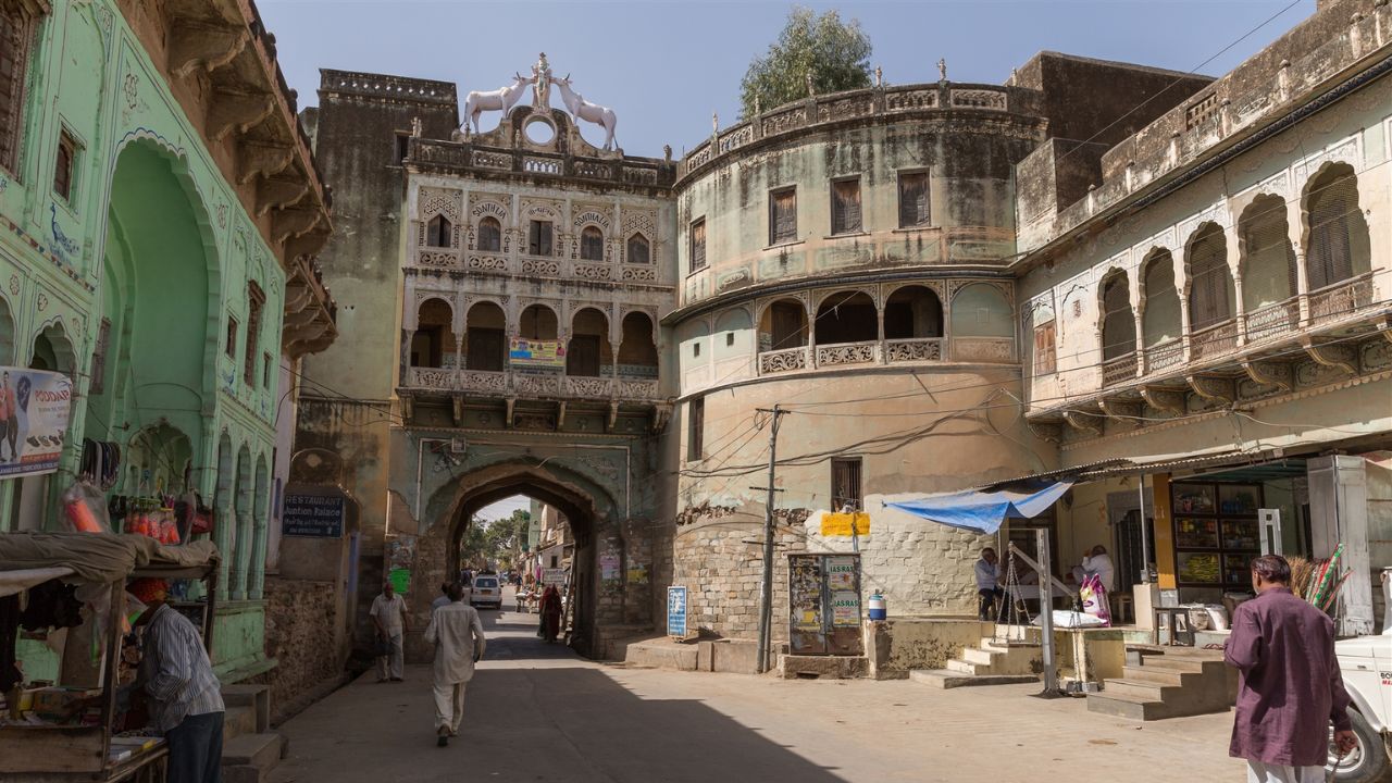 Rajasthan Village : राजस्थानचं हे गाव आहे बॉलिवूडचं फेव्हरेट, इथे पार पडलीये अनेक चित्रपटांची शूटिंग