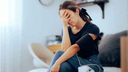 Blood Pressure Control : कोणत्याही औषधाशिवाय हाय ब्लड प्रेशरला करता येईल कंट्रोल, रोजच्या जीवनात न चुकता करा ‘हे’ काम