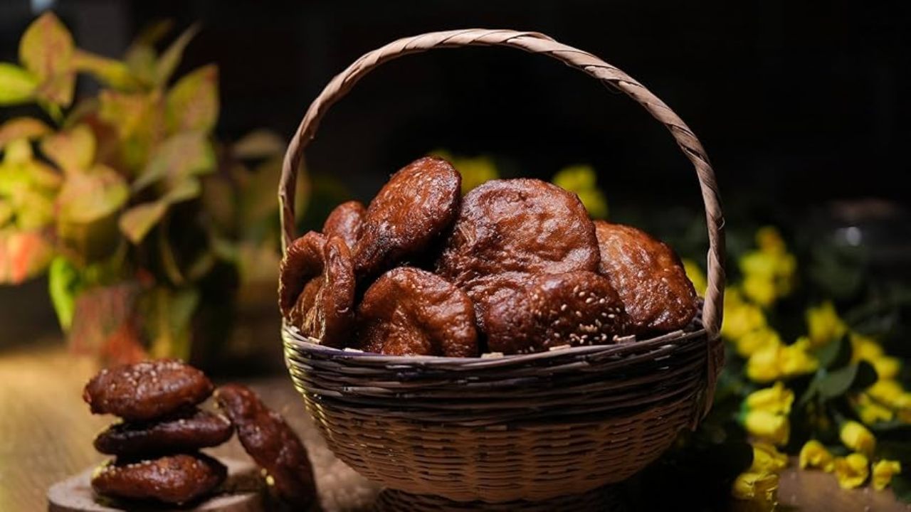 Recipe : हलकी गोड, तोंडात टाकताच विरघळणारी…, उत्तराखंडची 1100 वर्षे जुनी ही रेसिपी तुम्ही कधी ट्राय केली आहे का?