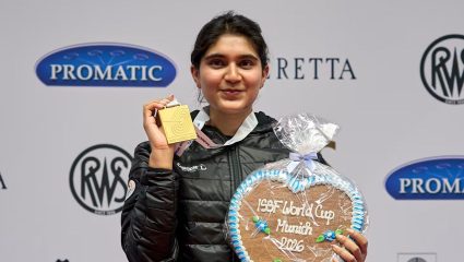 ISSF World Cup: नेम अचूक, निशाणा सुवर्णपदकावर! 25 मीटर पिस्तूल प्रकारात Esha Singh चा नवा वर्ल्ड रेकॉर्ड
