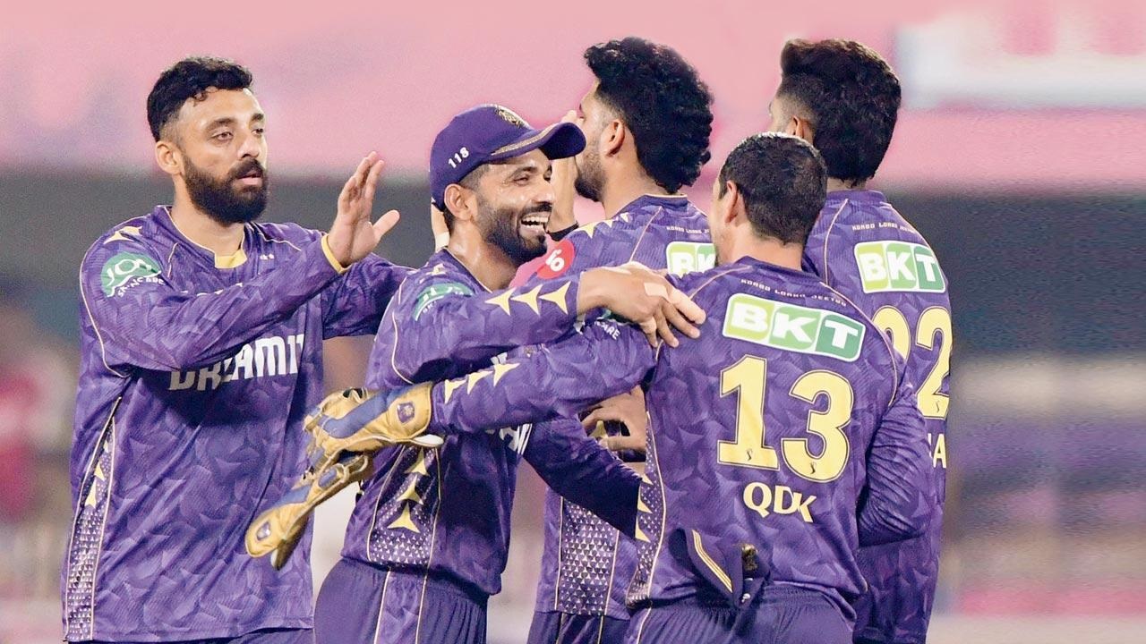 KKR vs GT Live : रनफेस्टमध्ये केकेआरची बाजी;  हायस्कोरिंग सामन्यात 29 धावांनी दणदणीत विजय