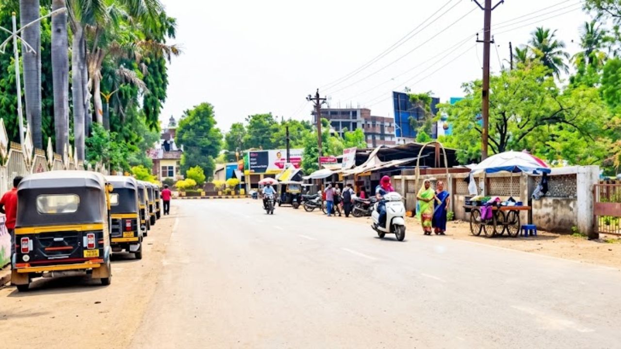 Raigad News: उकाड्यामुळे ग्राहक घरातच; महाड बाजारपेठेतील वर्दळ घटली, व्यापारी चिंतेत