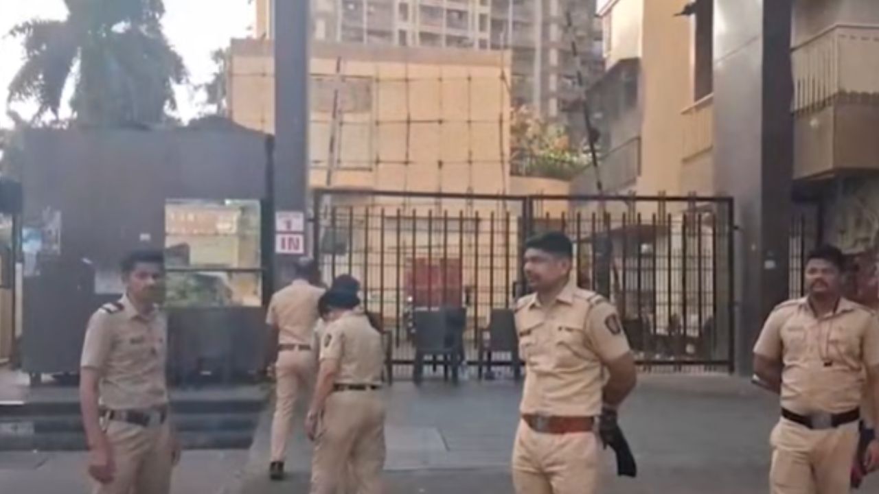 बकरी ईदपूर्वी मिरा रोडमध्ये हायव्होल्टेज ड्रामा, अखेर प्रशासनाच्या मध्यस्थीने तोडगा
