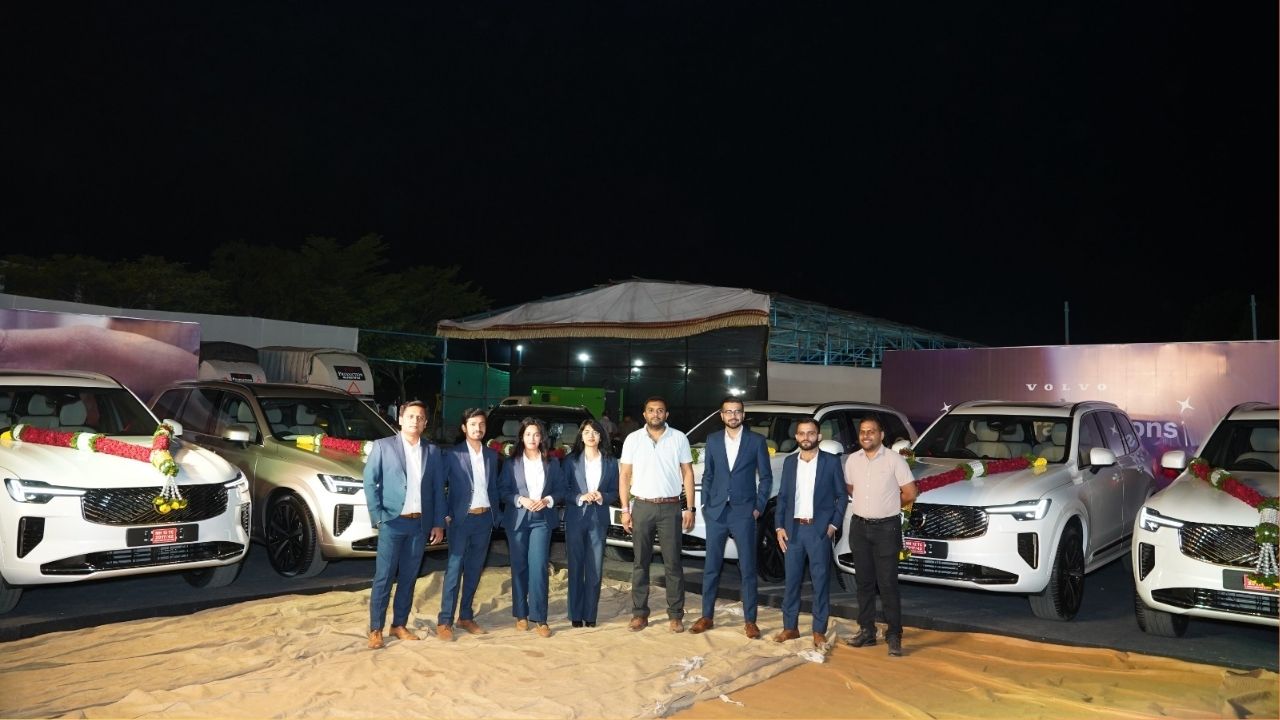 Volvo Cars India : एक नवा विक्रम! एकाच वेळी 11 आलिशान Volvo XC90 गाड्यांची डिलिव्हरी