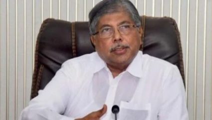 अध्यापकांना बदलत्या शैक्षणिक प्रणालीशी सुसंगत प्रशिक्षण! मंत्री चंद्रकांत पाटील यांचे  निर्देश