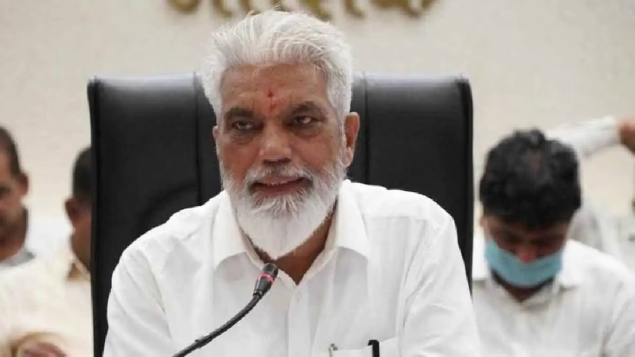 Badlapur News : मंत्री दादा भुसे यांचा विशेष पुढाकार! बदलापूर प्रकरणातील पीडित मुलींचा शिक्षण खर्च शासनामार्फत