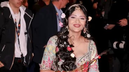 “हातात मुरली, फ्रान्सच्या धर्तीवर राधा अवतरली…” कान्सच्या रेड कार्पेटवर सान्या ठाकूरने दाखवली भारतीय संस्कृतीची ताकद!