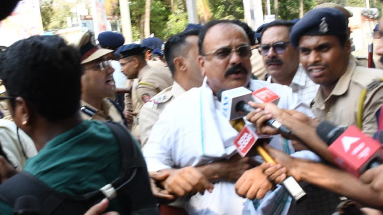 सरकारच्या दडपशाहीला आम्ही भिक घालत नाही, शेतकऱ्यांना भरीव मदत द्या, नाहीतर…; हर्षवर्धन सपकाळ आक्रमक